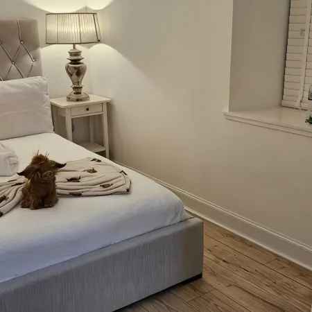 Modern, pet-friendly studio, close to Scotlands best golf courses!