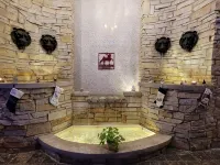 Horse lovers paradise with 2 bedrooms and WiFi, AC in Lake Geneva Hotels in Lyons