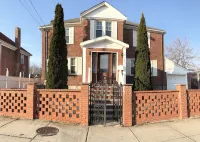 Two Story Cozy Massachusetts Home. - Bungalow