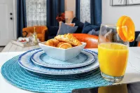 New Steps to Downtown • 7 Mins to Beach + Parking - Homestays