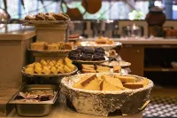 Kolaahalam Mainland Resorts & Spa - breakfast