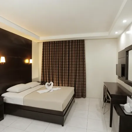 Grand Astoria Hotel