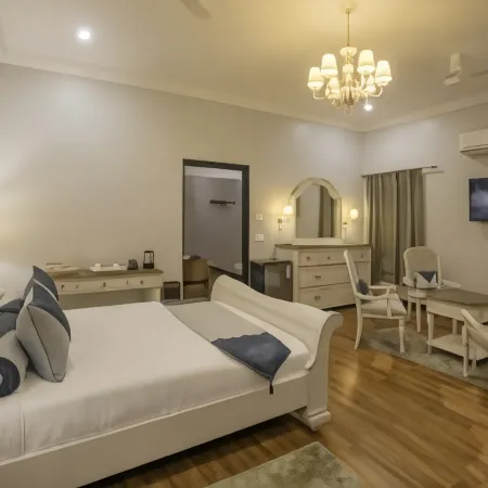 Tuli Veer Bagh Resort Turia