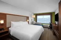 Holiday Inn Express CHARLESTON-CIVIC CENTER by IHG - parking
