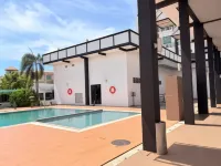 Hotel Seri Malaysia Lawas - Kolam Renang