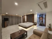 Merlot Leisures - Ocean View