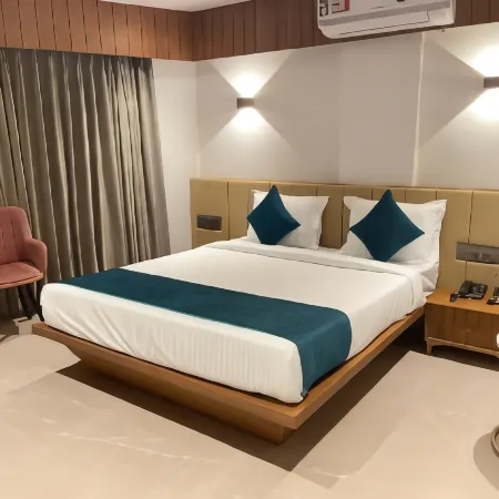 Hotel Emora Tree