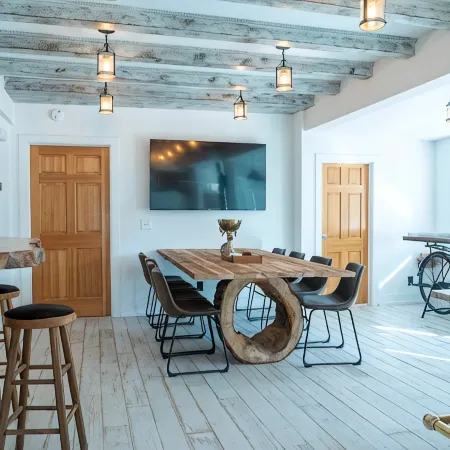 Stylish Stay Near CWS, Zoo & Downtown Fun