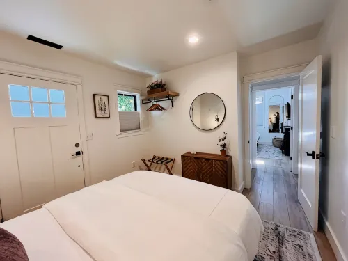 Wine Country Gem in downtown McMinnville.  Walk to Wineries & Restaurants! - 4-Star