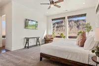 Large 9 Bedroom Home w/Private Pool, Indoor Sports Court & Arcade Room