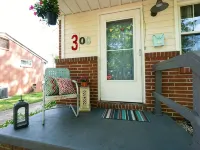 Cozy golden gate cutie Hotels in Gilmer