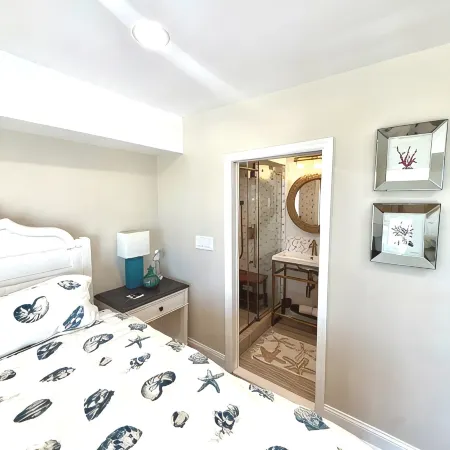 2BD 2BTH - OCEANFRONT & POOL Amazing Bay and Park View