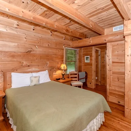 Creekside 2 Bedroom Cabin by RedAwning