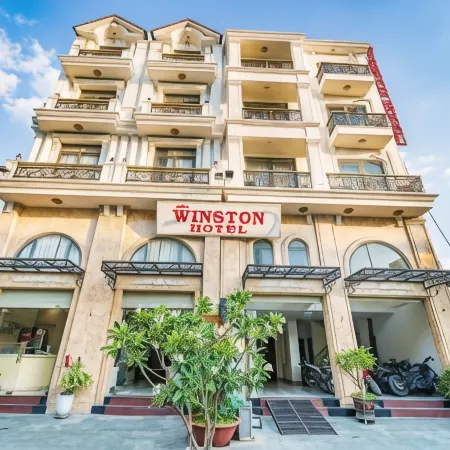Winston Hotel Riverside Отели рядом с достопримечательностью «Курортный отель Binh Quoi 2»