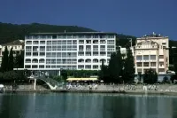 โรงแรม คริสตัล - ลิบูร์เนีย - ที่มีที่จอดรถ