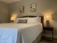 Deluxe 2 King Suites–Walk to Downtown Highlands NC– Fireplace & Fiber Optic - Balcony