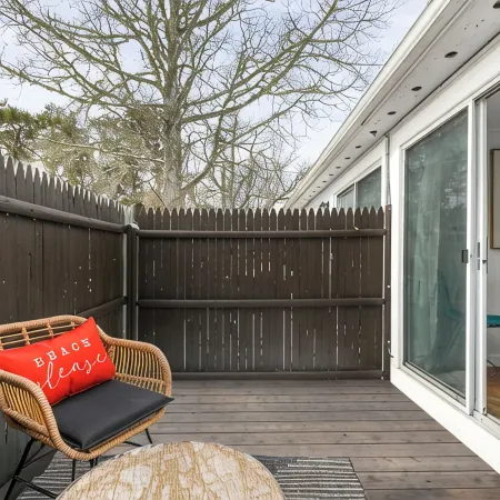 Charming Studio Dennis Port Getaway with WiFi and AC - Close to Beach!