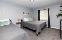 A Private Boho-Modern Stay Minutes to Downtown w/ KING Bed and Hidden Nook! - Bungalows
