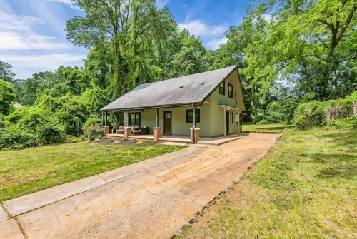 Modern 3 BR house in Belmont - 4-Star