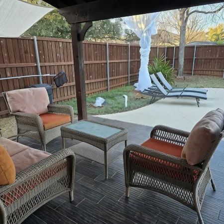 Spacious 5BR villa with backyard Oasis, Pool, Air hockey and high speed WiFi
