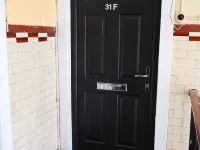 Falkirk City Centre Stylish 2 Bed Flat Hotels in Falkirk