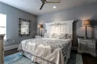 Snowbird Paradise – Sleeps 14 + Private Beach & Pool Access - 2-نجوم