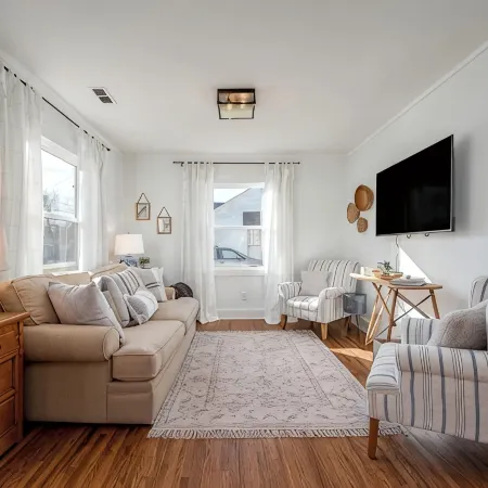 Charming 3BR 2BA Fully Renovated near DWNTN & MTSU