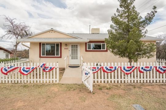 Bandit's Hideout! Cowboy Comfort in Historic Tombstone