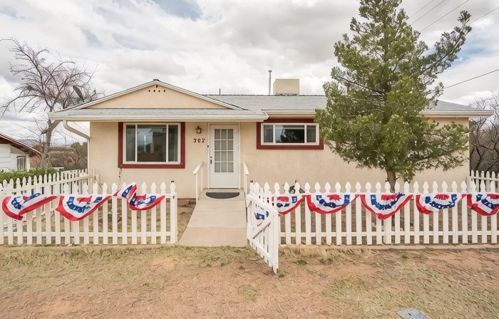Bandit's Hideout! Cowboy Comfort in Historic Tombstone