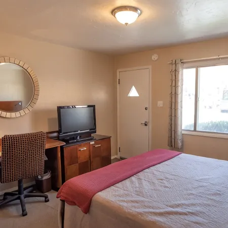 Circle R Motel