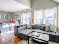 Hillside Blue Mtn Family Loft @ North Creek Resort Hotels near Craigleith Provincial Park