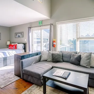 Hillside Blue Mtn Family Loft @ North Creek Resort Hotels near Weider Express