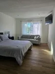 Full Modern House 4bd / 3.5ba - 4-Star