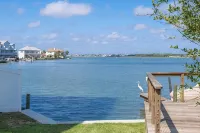 Waterfront Luxury Condo - 3성급