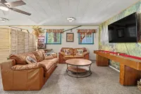 Secluded River Front Cabin @ Mt Rainier w/ Hot Tub - Chalets