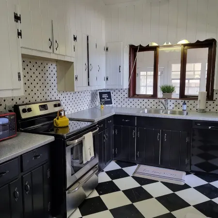Charming 3-bedroom house located in the heart of Jackson.