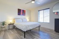 Modern Retreat with free EV Charging, Games & Fire Pit - บูติค