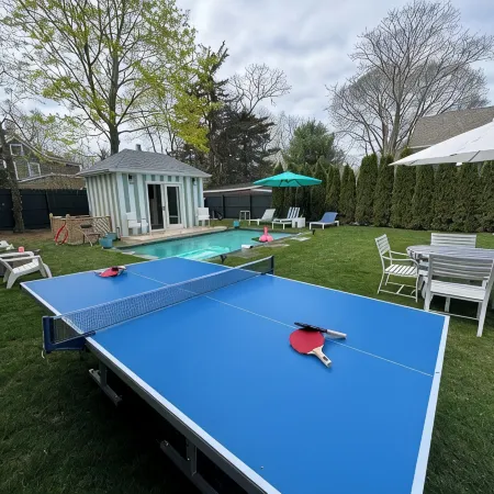 Pool/5 min walk to Beach/Restaurants/Museums- Village House w/backyard