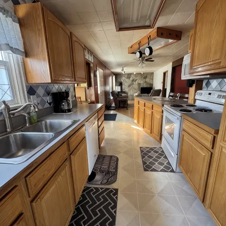 Sixty minutes to Glacier Park! Family friendly house.