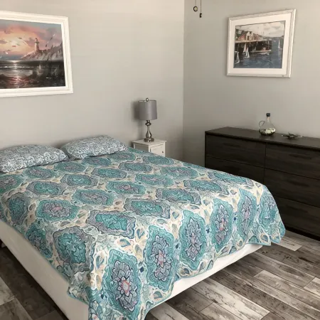 Gorgeous Beach House, Top Location! Walk to Beach, Ice Cream, Eateries. Dogs OK