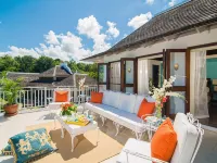 Hospitality Expert Half Hill 1Br Pool Beach - 2 ดาว