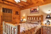 NEW! FOLEY'S LOG CABIN with Hot Tub - Alppimaja