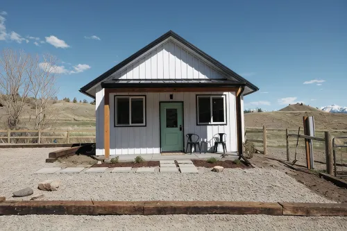 Farm stay near Yellowstone, Livingston, Bozeman, hiking, fishing, skiing - Alppimaja