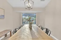 NEW Mountain View 4 BDRM Home with Pool & Spa, right on a Golf Course - Mountain view