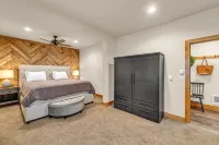 Cozy Chinook Cabin - 4-Star
