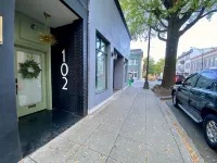 Downtown Condo Steps to Main Street - 4 stelle