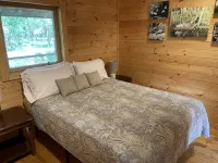 Peace on the river. Wakulla springs nearby. Wakulla River adjoins property - Wifi