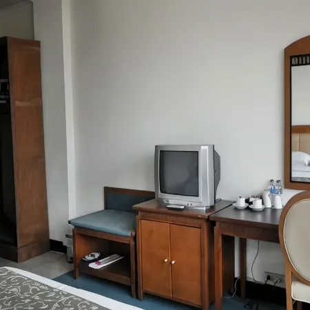 Top Star Hotel