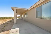 Modern marble beauty with easy access to hiking, UTV, and mountain bike trails - Villas