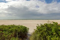 Beautiful 1 Bedroom Condo - JW Alternative - Steps from Marco Island Beach - Beach